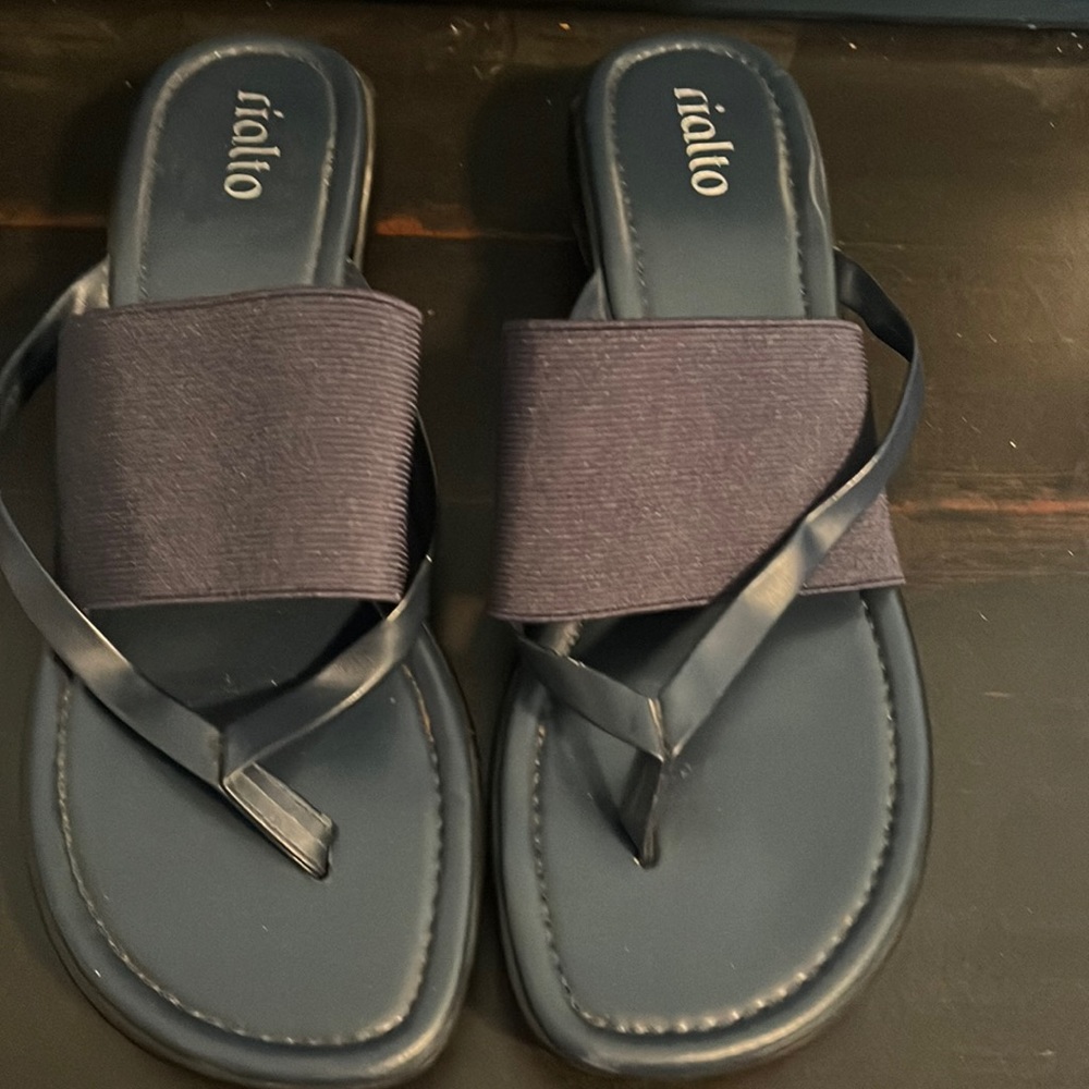 New women's size 9 rialto blue slides